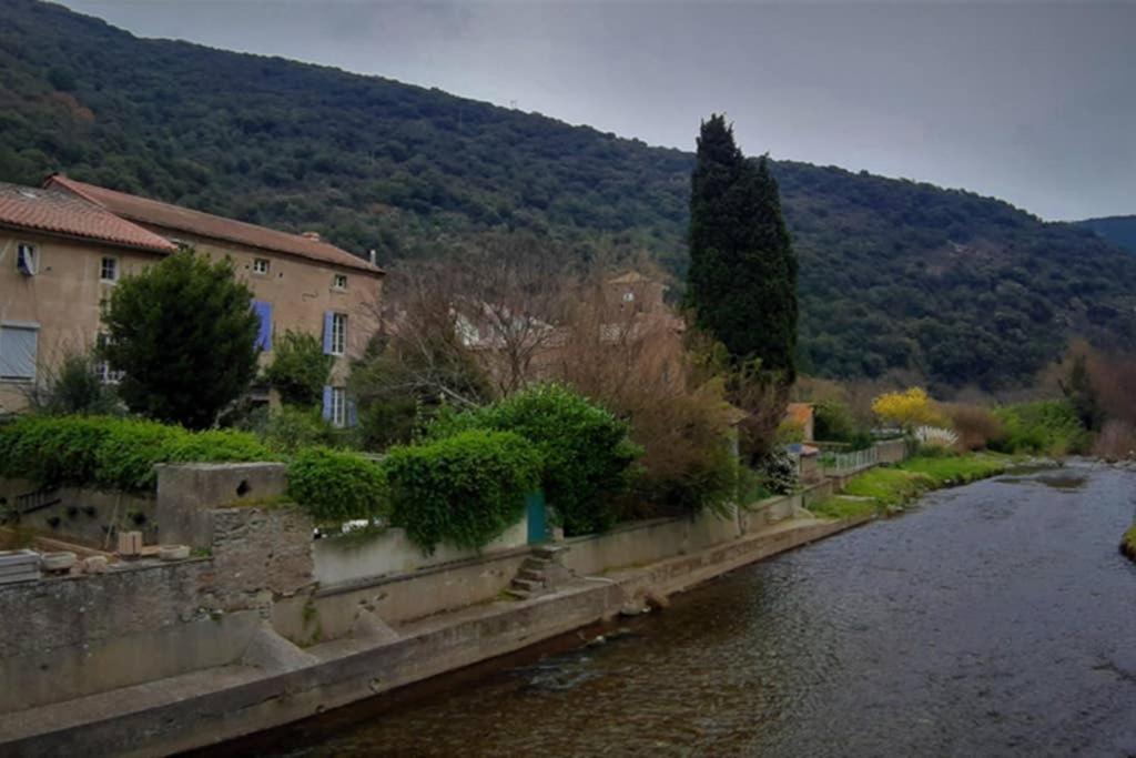 Villa Havre De Paix Au Pied De La Montagne Les Ilhes Esterno foto